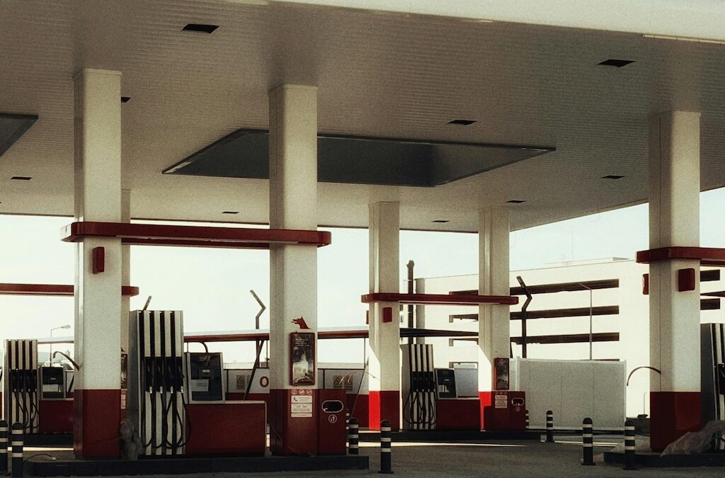 Risks of VOC Emissions Exposure for Gas Station Workers and Customers