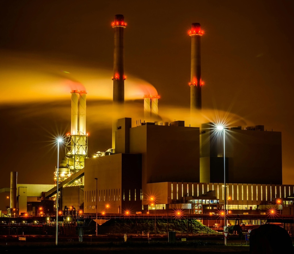 uniper-coal-plant the uniper coal plant maasvlakte in the port of rotterdam netherlands