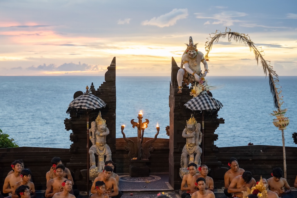 traditional-kecak-dance-at-uluwatu-temple traditional kecak dance at uluwatu temple